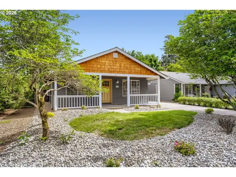 218 SW 11th Street Dundee OR 97115
