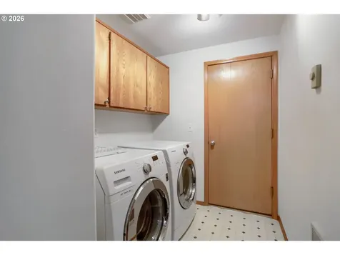 218 SW 11th Street Dundee OR 97115