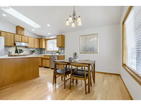 218 SW 11th Street Dundee OR 97115