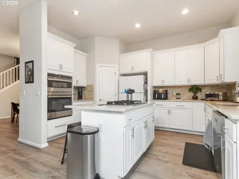 4932 Mulholland Drive Lake Oswego OR 97035