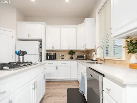 4932 Mulholland Drive Lake Oswego OR 97035