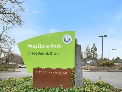 4932 Mulholland Drive Lake Oswego OR 97035