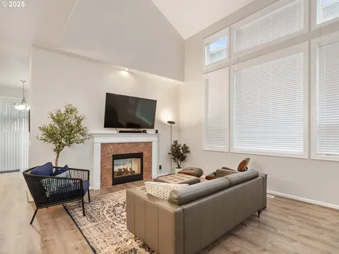 4932 Mulholland Drive Lake Oswego OR 97035