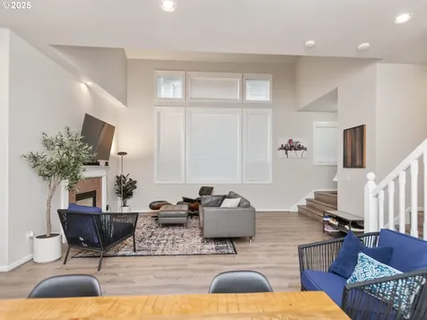 4932 Mulholland Drive Lake Oswego OR 97035