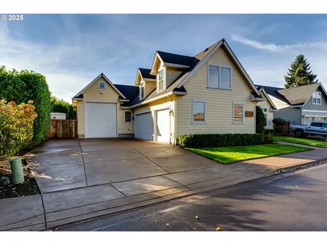 729 Aspen Street Springfield OR 97477
