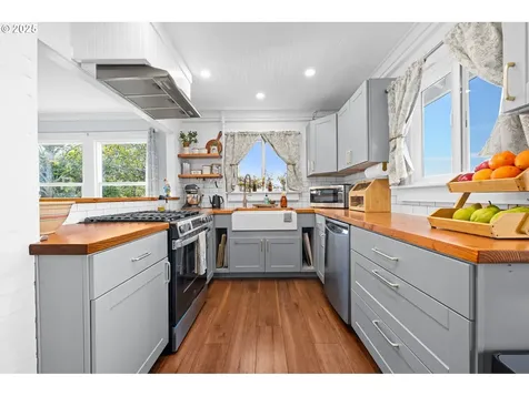 3318 Franklin Avenue Astoria OR 97103
