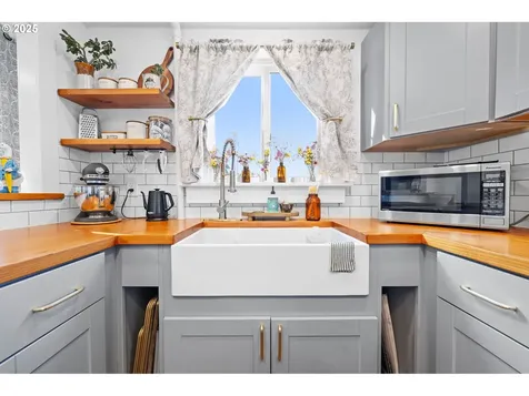 3318 Franklin Avenue Astoria OR 97103