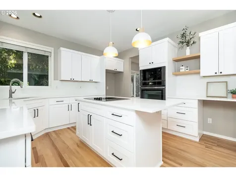 2011 NW New Hope Court Portland OR 97229
