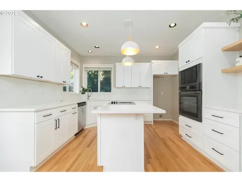 2011 NW New Hope Court Portland OR 97229