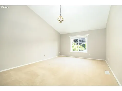 2011 NW New Hope Court Portland OR 97229