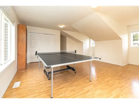 2011 NW New Hope Court Portland OR 97229