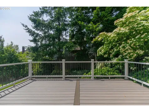 2011 NW New Hope Court Portland OR 97229