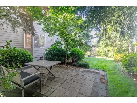 2011 NW New Hope Court Portland OR 97229