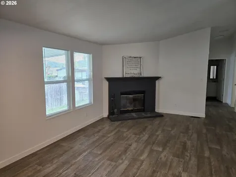 550 S State Street Sutherlin OR 97479