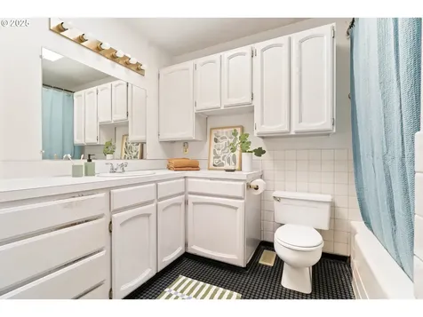 7565 SW Shirley Lane Portland OR 97223