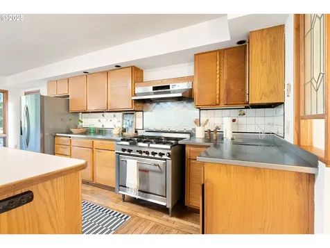 7565 SW Shirley Lane Portland OR 97223