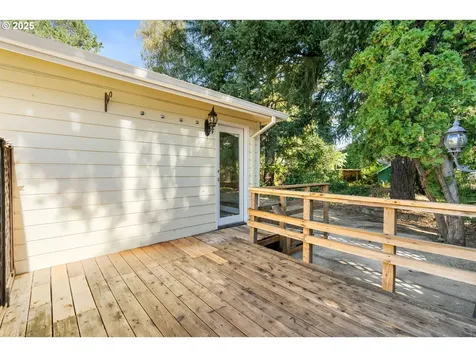 7565 SW Shirley Lane Portland OR 97223