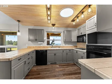 15263 Oceanview Drive Brookings OR 97415