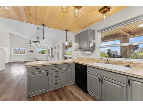 15263 Oceanview Drive Brookings OR 97415