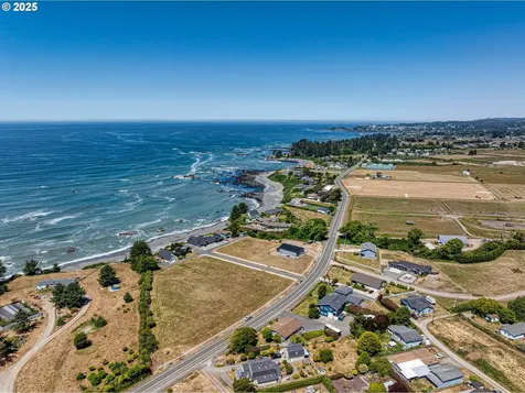 15263 Oceanview Drive Brookings OR 97415
