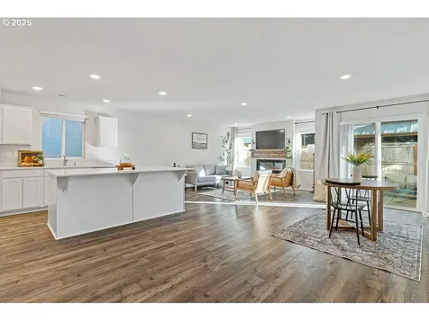 216 N 28th Place Ridgefield WA 98642