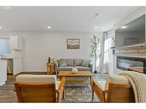 216 N 28th Place Ridgefield WA 98642