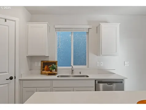 216 N 28th Place Ridgefield WA 98642