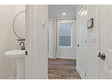 216 N 28th Place Ridgefield WA 98642