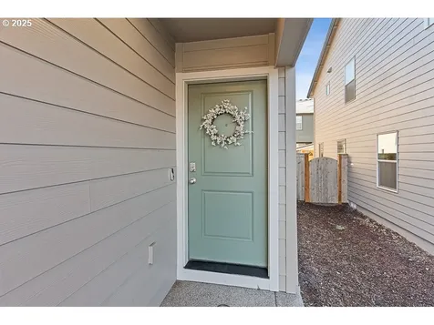 216 N 28th Place Ridgefield WA 98642