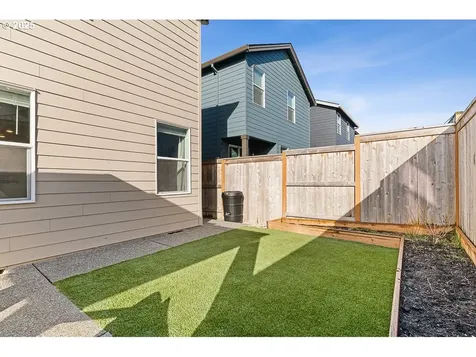 216 N 28th Place Ridgefield WA 98642
