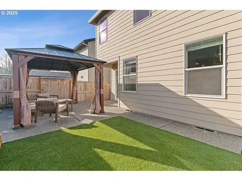 216 N 28th Place Ridgefield WA 98642