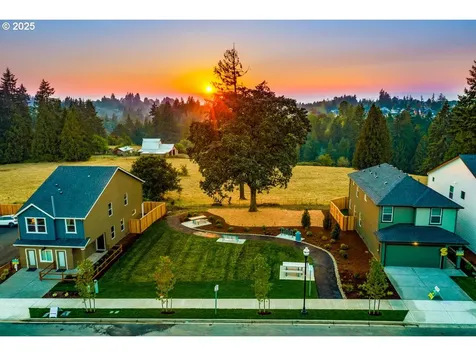 216 N 28th Place Ridgefield WA 98642