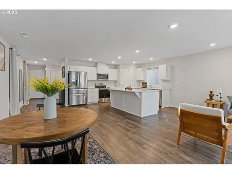 216 N 28th Place Ridgefield WA 98642