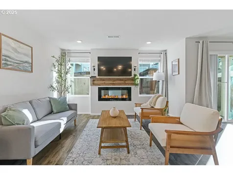 216 N 28th Place Ridgefield WA 98642