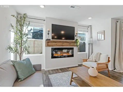 216 N 28th Place Ridgefield WA 98642