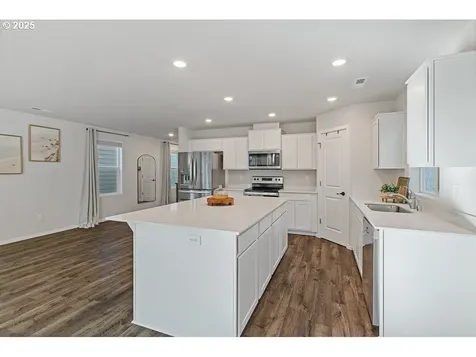 216 N 28th Place Ridgefield WA 98642