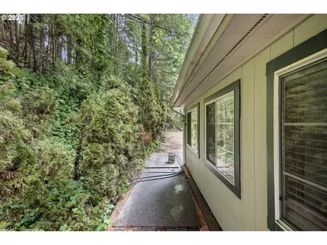 684 Bear Creek Road Cottage Grove OR 97424