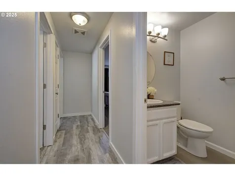 16000 NE 76th Way Vancouver WA 98682