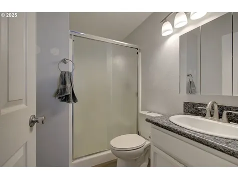 16000 NE 76th Way Vancouver WA 98682