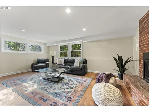 6452 SW Loop Drive Portland OR 97221
