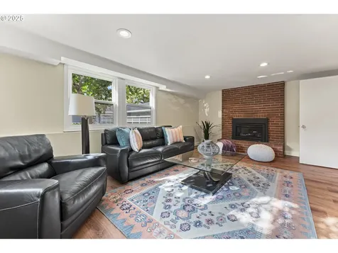 6452 SW Loop Drive Portland OR 97221