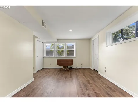 6452 SW Loop Drive Portland OR 97221