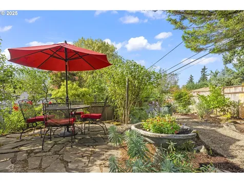 6452 SW Loop Drive Portland OR 97221