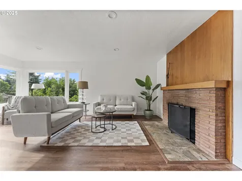 6452 SW Loop Drive Portland OR 97221