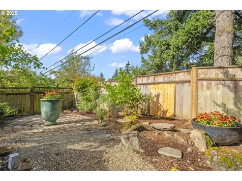 6452 SW Loop Drive Portland OR 97221