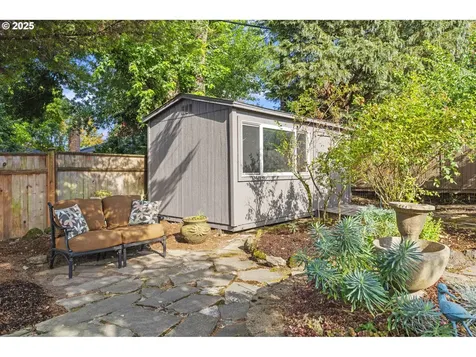 6452 SW Loop Drive Portland OR 97221