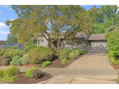 6452 SW Loop Drive Portland OR 97221
