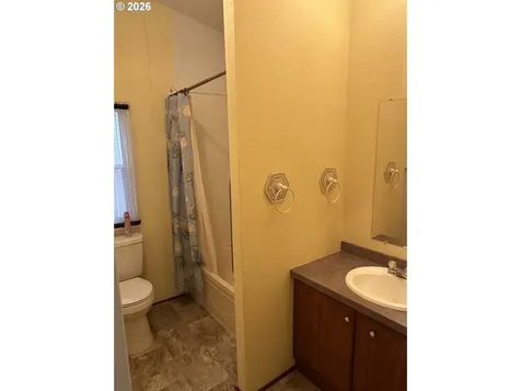 235 Twin Oaks Loop Winston OR 97496