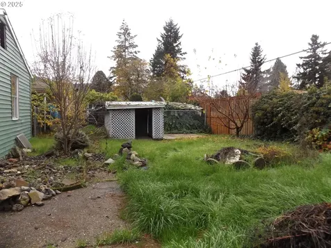 324 W Berdine Street Roseburg OR 97471