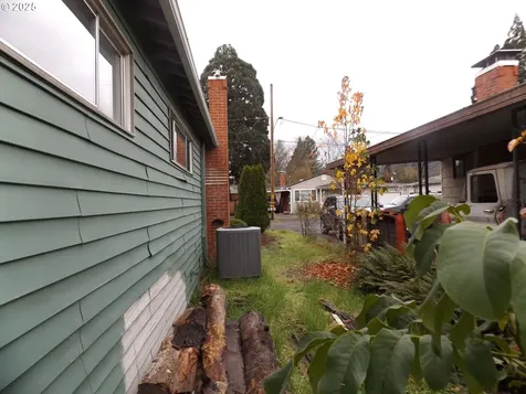 324 W Berdine Street Roseburg OR 97471